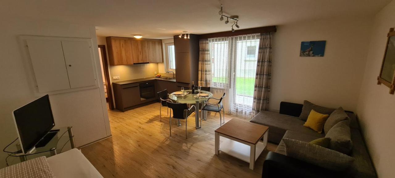Apartmenthaus Sunshine ซาส-กรุนด์ ภายนอก รูปภาพ