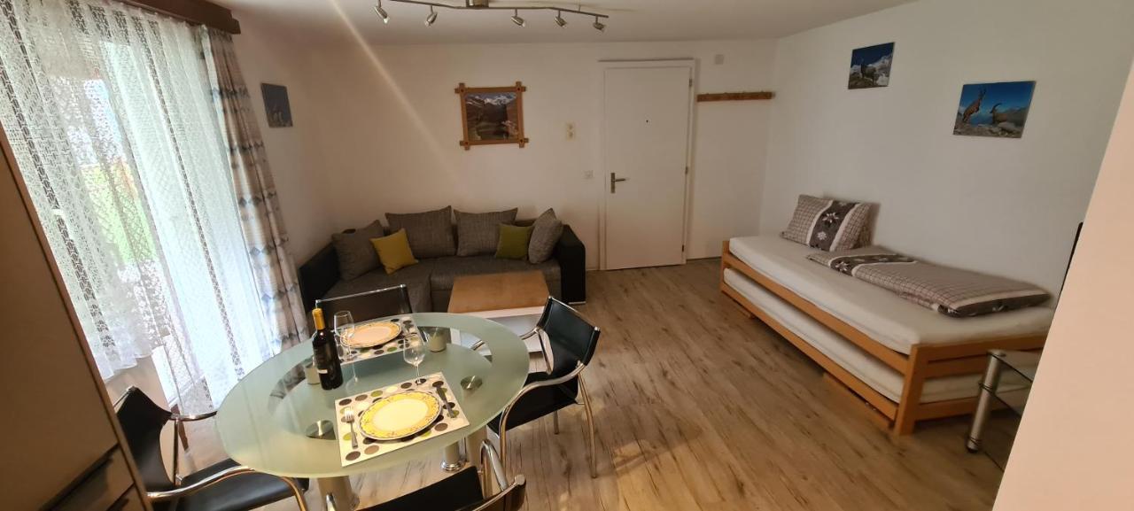 Apartmenthaus Sunshine ซาส-กรุนด์ ภายนอก รูปภาพ