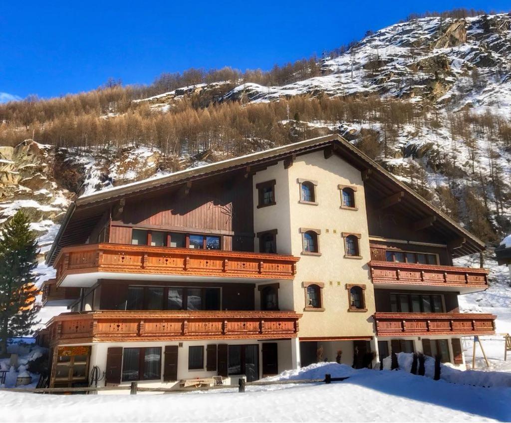 Apartmenthaus Sunshine ซาส-กรุนด์ ภายนอก รูปภาพ